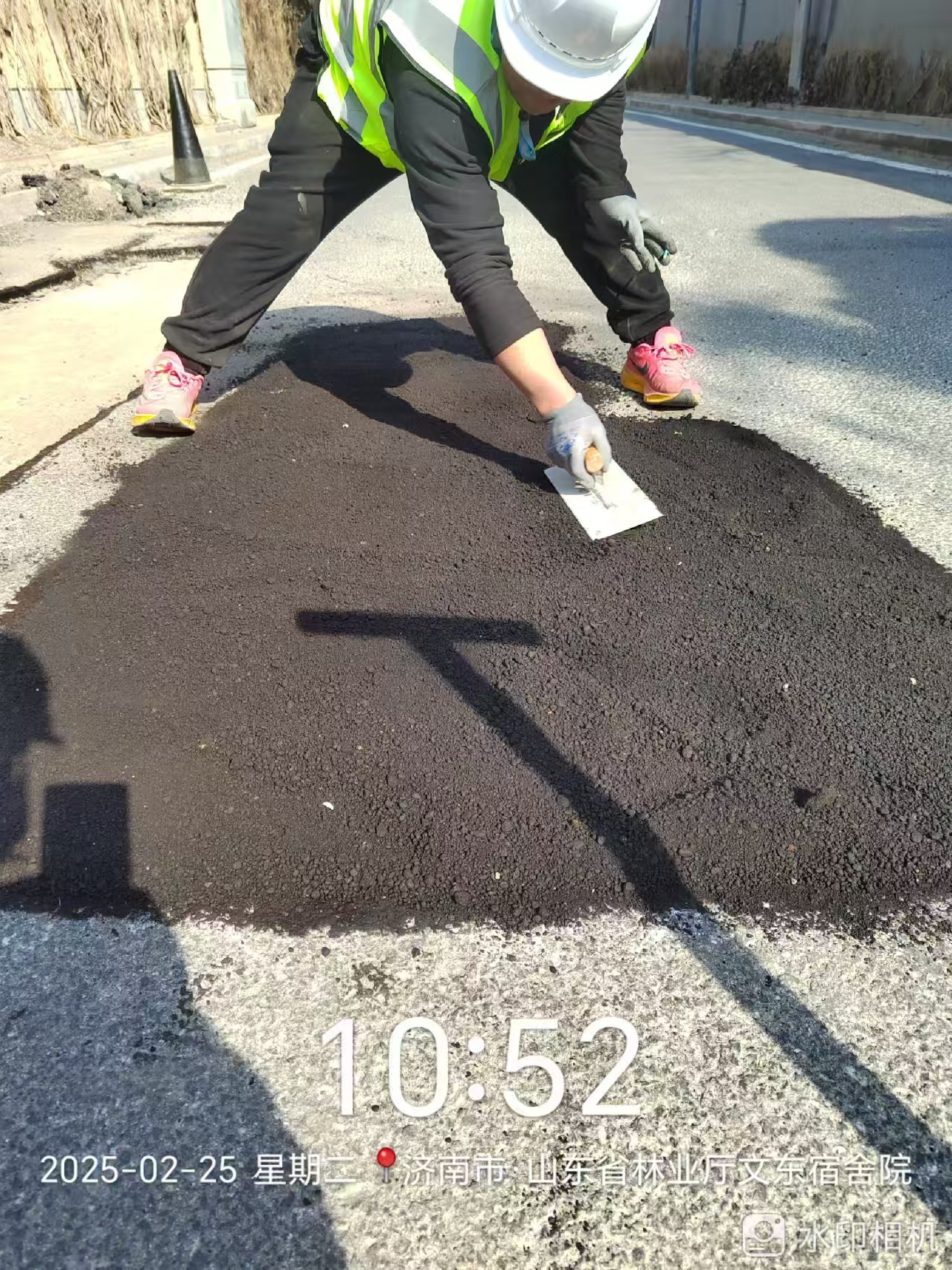 感压型沥青修补料